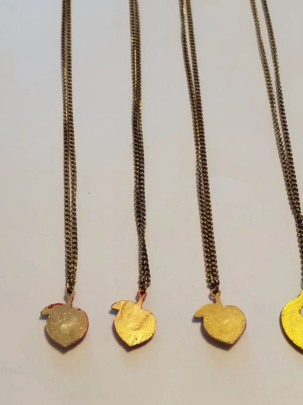 6 Necklaces, items # A 1870-1875, . wt. 19 grams. - Picture 9 of 11